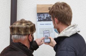 TABLE NA HIŠAH 16 FOTO LJUBO VUKELIČ